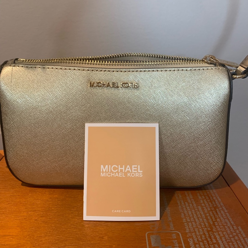 NWT Michael Kors Pale Gold MD Pouchette Leather Bag